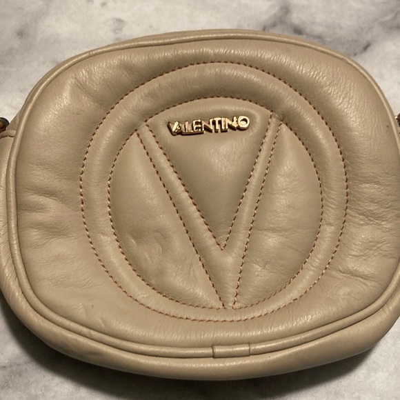 Valentino Cream Quilted Crossbody Bag with Gold Chain - Picture 4 of 16